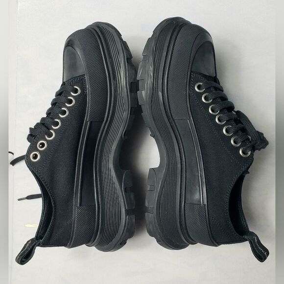 AUTHENTIC Alexander McQueen Trend Slick Cloth Low Sneakers Sz 38 / 8 - Picture 5 of 16